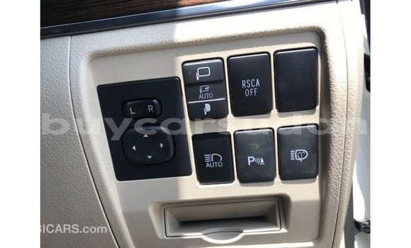 Acheter Import Voiture Toyota Land Cruiser Blanc à Import - Dubai, État d'Al Jazirah Acheter Import Voiture Toyota Land Cruiser Blanc à Import - Dubai, État d'Al Jazirah