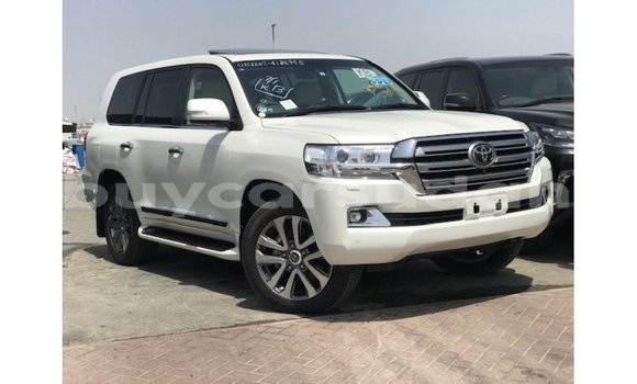 Acheter Import Voiture Toyota Land Cruiser Blanc à Import - Dubai, État d'Al Jazirah