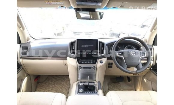Buy Import Toyota Land Cruiser White Car in Import - Dubai in Al Jazirah State Buy Import Toyota Land Cruiser White Car in Import - Dubai in Al Jazirah State
