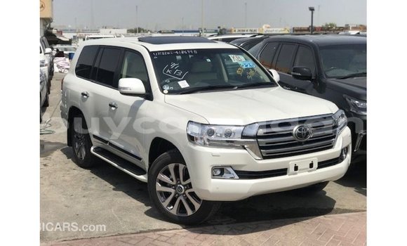 Buy Import Toyota Land Cruiser White Car in Import - Dubai in Al Jazirah State Buy Import Toyota Land Cruiser White Car in Import - Dubai in Al Jazirah State