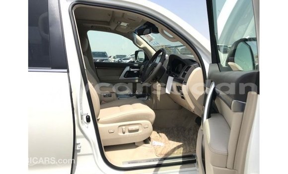 Buy Import Toyota Land Cruiser White Car in Import - Dubai in Al Jazirah State Buy Import Toyota Land Cruiser White Car in Import - Dubai in Al Jazirah State
