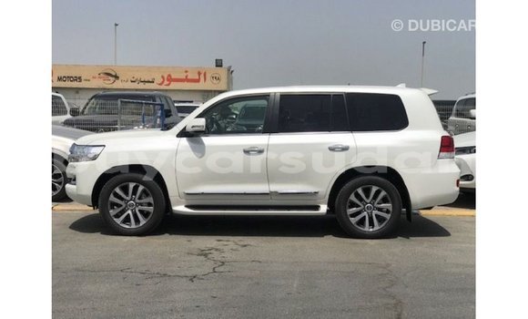 Buy Import Toyota Land Cruiser White Car in Import - Dubai in Al Jazirah State Buy Import Toyota Land Cruiser White Car in Import - Dubai in Al Jazirah State