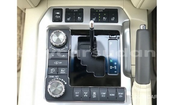 Buy Import Toyota Land Cruiser White Car in Import - Dubai in Al Jazirah State Buy Import Toyota Land Cruiser White Car in Import - Dubai in Al Jazirah State