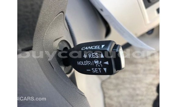 Buy Import Toyota Land Cruiser White Car in Import - Dubai in Al Jazirah State Buy Import Toyota Land Cruiser White Car in Import - Dubai in Al Jazirah State