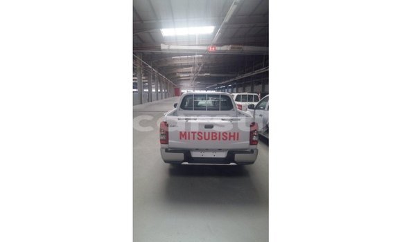 Buy Import Mitsubishi L200 White Car in Import - Dubai in Al Jazirah State Buy Import Mitsubishi L200 White Car in Import - Dubai in Al Jazirah State