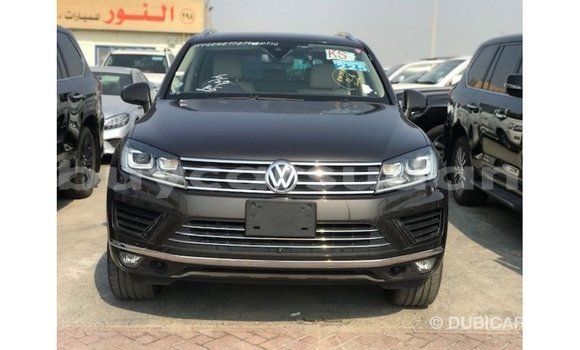 Acheter Import Voiture Volkswagen Touareg Marron à Import - Dubai, État d'Al Jazirah Acheter Import Voiture Volkswagen Touareg Marron à Import - Dubai, État d'Al Jazirah