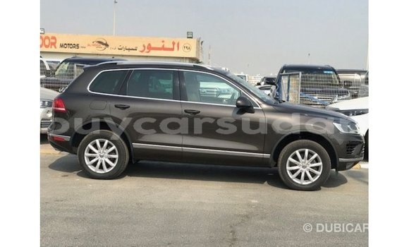 Acheter Import Voiture Volkswagen Touareg Marron à Import - Dubai, État d'Al Jazirah Acheter Import Voiture Volkswagen Touareg Marron à Import - Dubai, État d'Al Jazirah