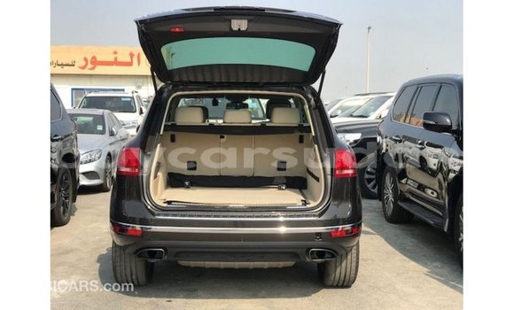 Acheter Import Voiture Volkswagen Touareg Marron à Import - Dubai, État d'Al Jazirah Acheter Import Voiture Volkswagen Touareg Marron à Import - Dubai, État d'Al Jazirah