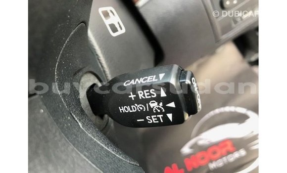 Acheter Import Voiture Toyota Land Cruiser Blanc à Import - Dubai, État d'Al Jazirah Acheter Import Voiture Toyota Land Cruiser Blanc à Import - Dubai, État d'Al Jazirah