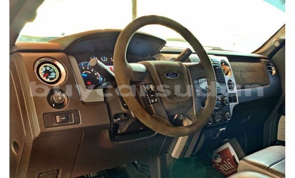 Buy Import Ford Club Wagon Red Car in Import - Dubai in Al Jazirah State Buy Import Ford Club Wagon Red Car in Import - Dubai in Al Jazirah State