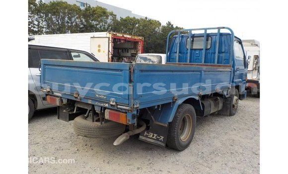 Buy Import Toyota Dyna Blue Truck in Import - Dubai in Al Jazirah State Buy Import Toyota Dyna Blue Truck in Import - Dubai in Al Jazirah State