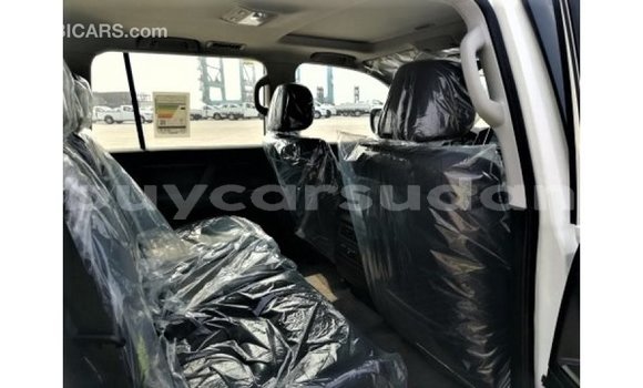 Buy Import Toyota Land Cruiser White Car in Import - Dubai in Al Jazirah State Buy Import Toyota Land Cruiser White Car in Import - Dubai in Al Jazirah State