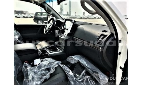 Buy Import Toyota Land Cruiser White Car in Import - Dubai in Al Jazirah State Buy Import Toyota Land Cruiser White Car in Import - Dubai in Al Jazirah State