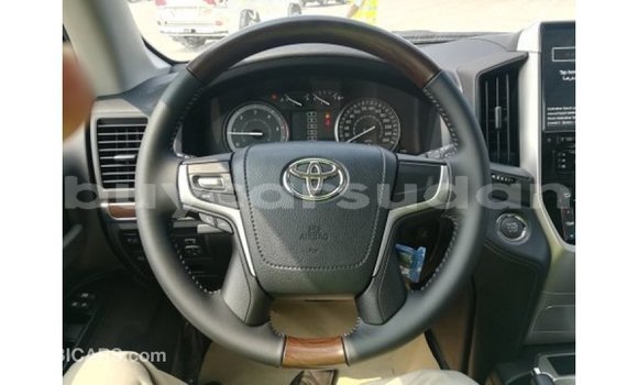 Buy Import Toyota Land Cruiser White Car in Import - Dubai in Al Jazirah State Buy Import Toyota Land Cruiser White Car in Import - Dubai in Al Jazirah State