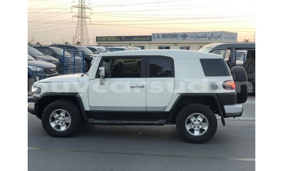 Acheter Import Voiture Toyota FJ Cruiser Blanc à Import - Dubai, État d'Al Jazirah Acheter Import Voiture Toyota FJ Cruiser Blanc à Import - Dubai, État d'Al Jazirah