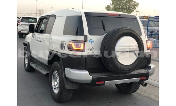 Acheter Import Voiture Toyota FJ Cruiser Blanc à Import - Dubai, État d'Al Jazirah Acheter Import Voiture Toyota FJ Cruiser Blanc à Import - Dubai, État d'Al Jazirah