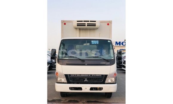 Acheter Import Voiture Mitsubishi Carisma Blanc à Import - Dubai, État d'Al Jazirah Acheter Import Voiture Mitsubishi Carisma Blanc à Import - Dubai, État d'Al Jazirah