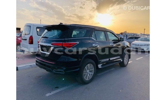 Acheter Import Voiture Toyota Fortuner Noir à Import - Dubai, État d'Al Jazirah Acheter Import Voiture Toyota Fortuner Noir à Import - Dubai, État d'Al Jazirah