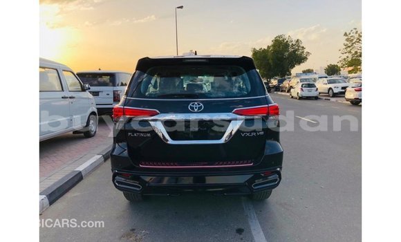 Acheter Import Voiture Toyota Fortuner Noir à Import - Dubai, État d'Al Jazirah Acheter Import Voiture Toyota Fortuner Noir à Import - Dubai, État d'Al Jazirah