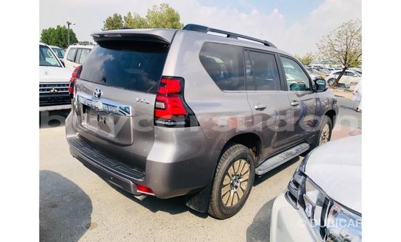 Acheter Import Voiture Toyota Prado Marron à Import - Dubai, État d'Al Jazirah Acheter Import Voiture Toyota Prado Marron à Import - Dubai, État d'Al Jazirah