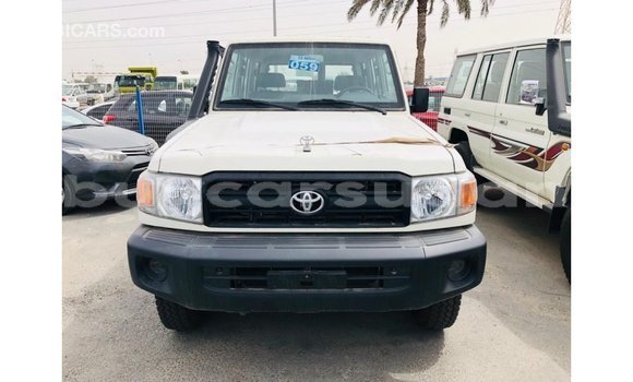 Buy Import Toyota Land Cruiser White Car in Import - Dubai in Al Jazirah State Buy Import Toyota Land Cruiser White Car in Import - Dubai in Al Jazirah State