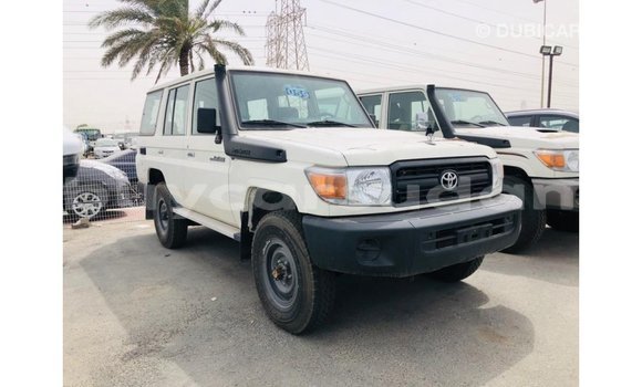 Buy Import Toyota Land Cruiser White Car in Import - Dubai in Al Jazirah State Buy Import Toyota Land Cruiser White Car in Import - Dubai in Al Jazirah State