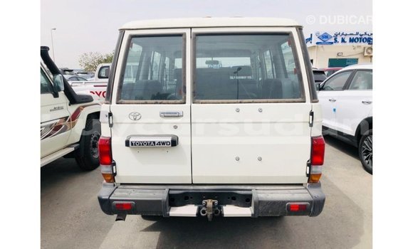 Buy Import Toyota Land Cruiser White Car in Import - Dubai in Al Jazirah State Buy Import Toyota Land Cruiser White Car in Import - Dubai in Al Jazirah State