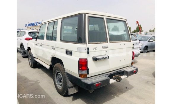 Buy Import Toyota Land Cruiser White Car in Import - Dubai in Al Jazirah State Buy Import Toyota Land Cruiser White Car in Import - Dubai in Al Jazirah State
