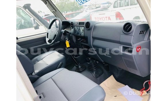 Buy Import Toyota Land Cruiser White Car in Import - Dubai in Al Jazirah State Buy Import Toyota Land Cruiser White Car in Import - Dubai in Al Jazirah State