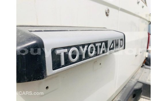 Buy Import Toyota Land Cruiser White Car in Import - Dubai in Al Jazirah State Buy Import Toyota Land Cruiser White Car in Import - Dubai in Al Jazirah State