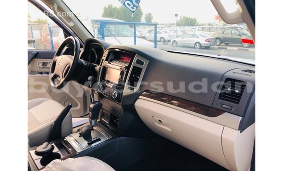 Buy Import Mitsubishi Pajero White Car in Import - Dubai in Al Jazirah State Buy Import Mitsubishi Pajero White Car in Import - Dubai in Al Jazirah State