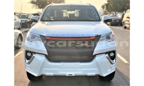 Buy Import Toyota Fortuner White Car in Import - Dubai in Al Jazirah State