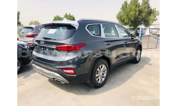 Acheter Import Voiture Hyundai Santa Fe Vert à Import - Dubai, État d'Al Jazirah Acheter Import Voiture Hyundai Santa Fe Vert à Import - Dubai, État d'Al Jazirah