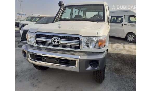 Buy Import Toyota Land Cruiser White Car in Import - Dubai in Al Jazirah State Buy Import Toyota Land Cruiser White Car in Import - Dubai in Al Jazirah State