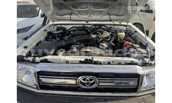 Buy Import Toyota Land Cruiser White Car in Import - Dubai in Al Jazirah State Buy Import Toyota Land Cruiser White Car in Import - Dubai in Al Jazirah State
