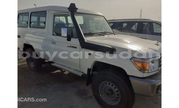 Buy Import Toyota Land Cruiser White Car in Import - Dubai in Al Jazirah State Buy Import Toyota Land Cruiser White Car in Import - Dubai in Al Jazirah State