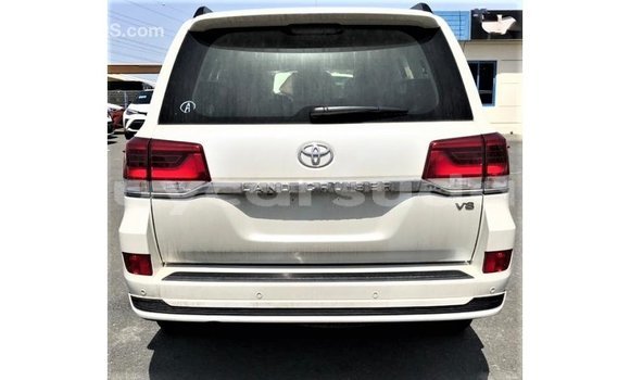 Buy Import Toyota Land Cruiser White Car in Import - Dubai in Al Jazirah State Buy Import Toyota Land Cruiser White Car in Import - Dubai in Al Jazirah State