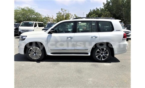 Buy Import Toyota Land Cruiser White Car in Import - Dubai in Al Jazirah State Buy Import Toyota Land Cruiser White Car in Import - Dubai in Al Jazirah State