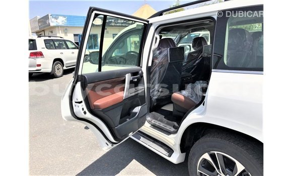 Buy Import Toyota Land Cruiser White Car in Import - Dubai in Al Jazirah State Buy Import Toyota Land Cruiser White Car in Import - Dubai in Al Jazirah State
