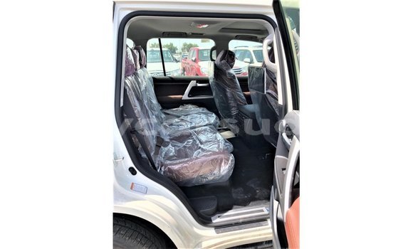 Buy Import Toyota Land Cruiser White Car in Import - Dubai in Al Jazirah State Buy Import Toyota Land Cruiser White Car in Import - Dubai in Al Jazirah State