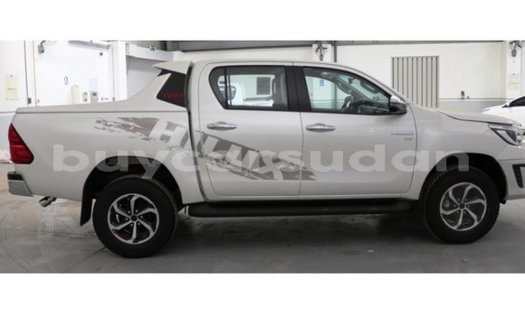 Buy Import Toyota Hilux White Car in Import - Dubai in Al Jazirah State Buy Import Toyota Hilux White Car in Import - Dubai in Al Jazirah State