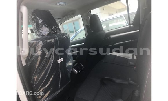 Buy Import Toyota Hilux White Car in Import - Dubai in Al Jazirah State Buy Import Toyota Hilux White Car in Import - Dubai in Al Jazirah State