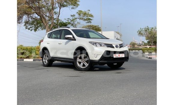 Buy Import Toyota HiAce White Truck in Import - Dubai in Al Jazirah State