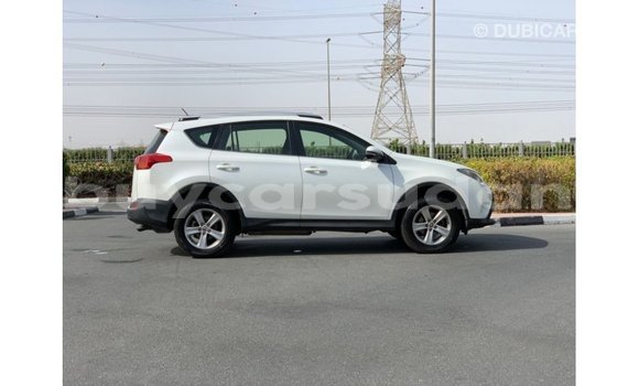 Buy Import Toyota HiAce White Truck in Import - Dubai in Al Jazirah State Buy Import Toyota HiAce White Truck in Import - Dubai in Al Jazirah State