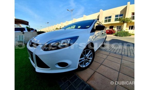 Acheter Import Voiture Ford Focus Blanc à Import - Dubai, État d'Al Jazirah Acheter Import Voiture Ford Focus Blanc à Import - Dubai, État d'Al Jazirah