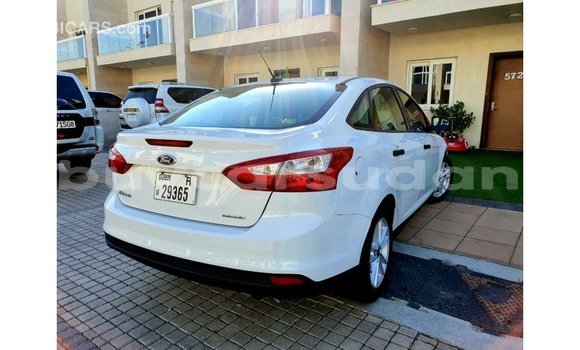 Acheter Import Voiture Ford Focus Blanc à Import - Dubai, État d'Al Jazirah Acheter Import Voiture Ford Focus Blanc à Import - Dubai, État d'Al Jazirah