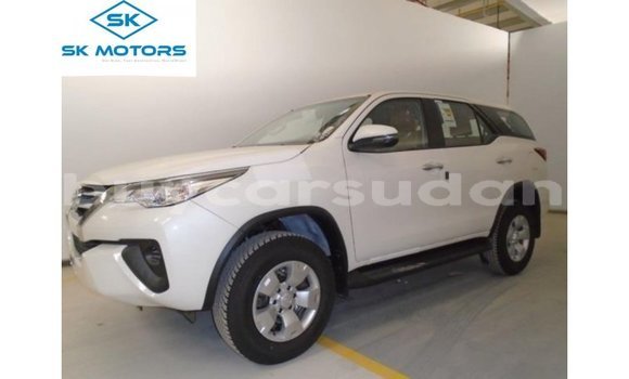 Acheter Import Voiture Toyota Fortuner Blanc à Import - Dubai, État d'Al Jazirah