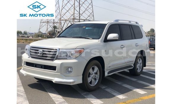 Buy Import Toyota Land Cruiser White Car in Import - Dubai in Al Jazirah State