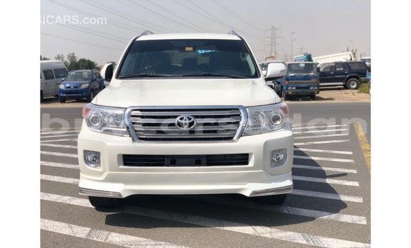 Buy Import Toyota Land Cruiser White Car in Import - Dubai in Al Jazirah State Buy Import Toyota Land Cruiser White Car in Import - Dubai in Al Jazirah State