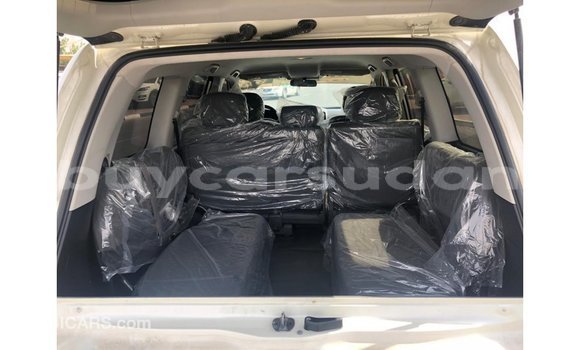 Buy Import Toyota Land Cruiser White Car in Import - Dubai in Al Jazirah State Buy Import Toyota Land Cruiser White Car in Import - Dubai in Al Jazirah State